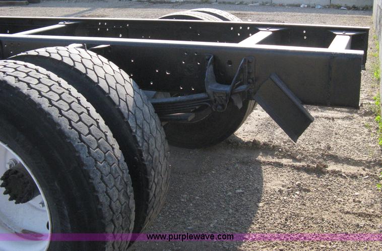 image for item A4325 1992 GMC TopKick truck cab and chassis