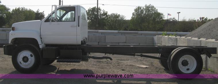 image for item A4325 1992 GMC TopKick truck cab and chassis