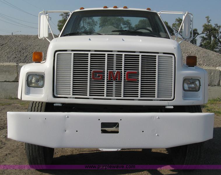 image for item A4325 1992 GMC TopKick truck cab and chassis