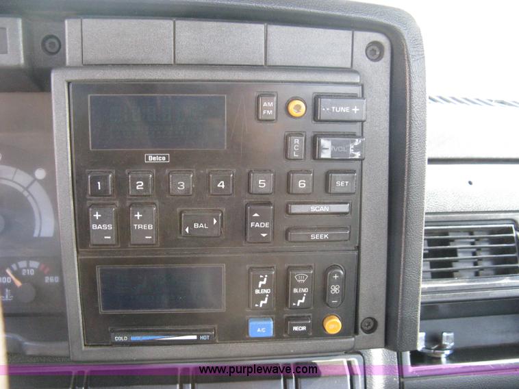 image for item A4325 1992 GMC TopKick truck cab and chassis