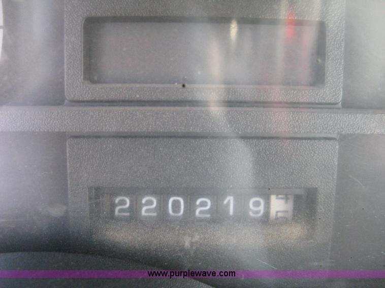 image for item A4325 1992 GMC TopKick truck cab and chassis