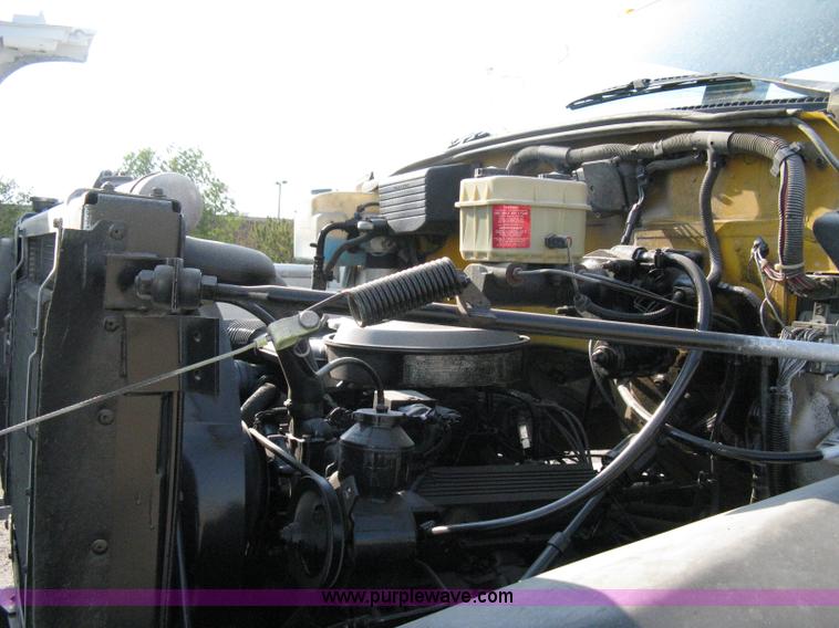 image for item A4325 1992 GMC TopKick truck cab and chassis