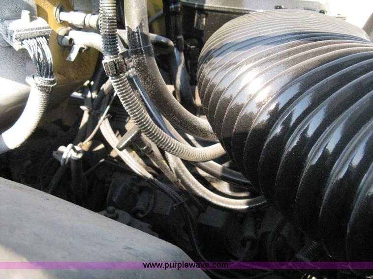 image for item A4325 1992 GMC TopKick truck cab and chassis