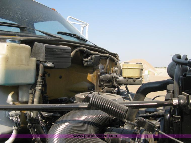 image for item A4325 1992 GMC TopKick truck cab and chassis