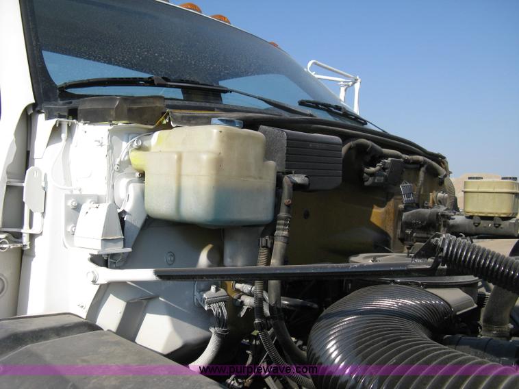 image for item A4325 1992 GMC TopKick truck cab and chassis