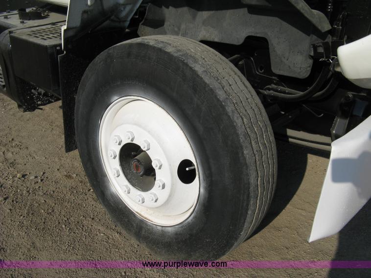 image for item A4325 1992 GMC TopKick truck cab and chassis