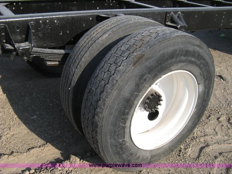 image for item A4325 1992 GMC TopKick truck cab and chassis