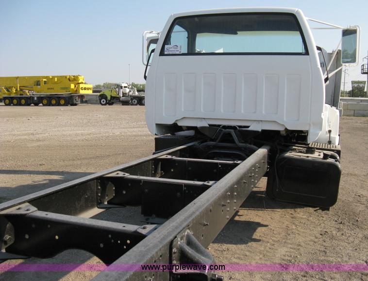 image for item A4325 1992 GMC TopKick truck cab and chassis