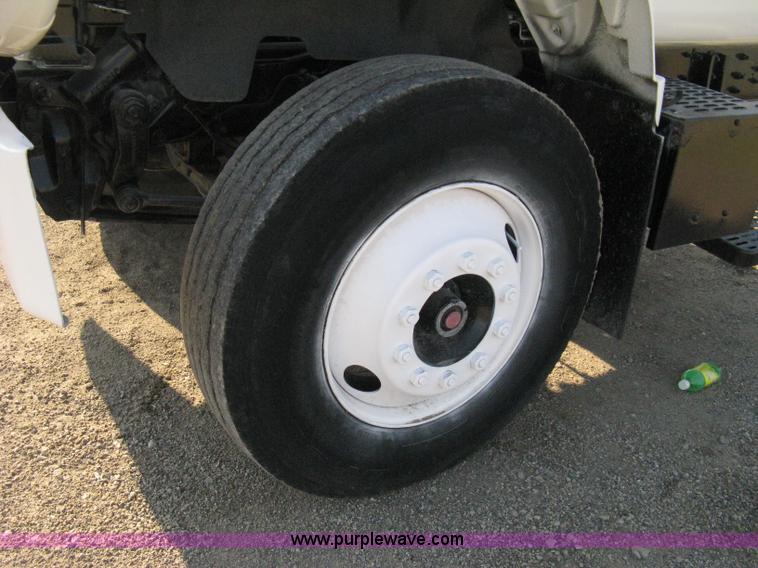 image for item A4325 1992 GMC TopKick truck cab and chassis