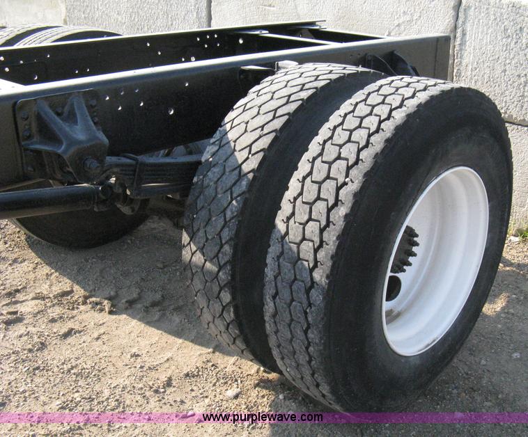 image for item A4325 1992 GMC TopKick truck cab and chassis