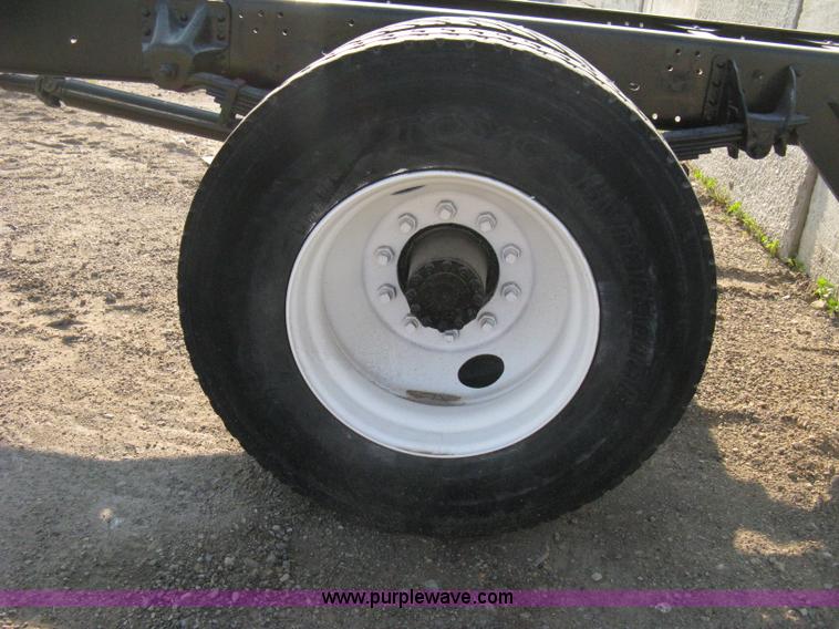 image for item A4325 1992 GMC TopKick truck cab and chassis