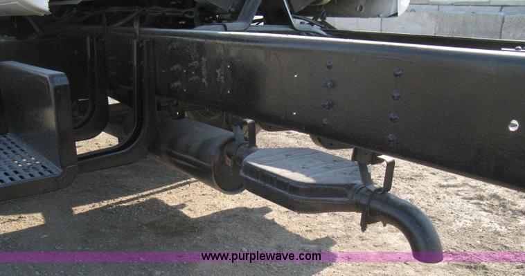 image for item A4325 1992 GMC TopKick truck cab and chassis