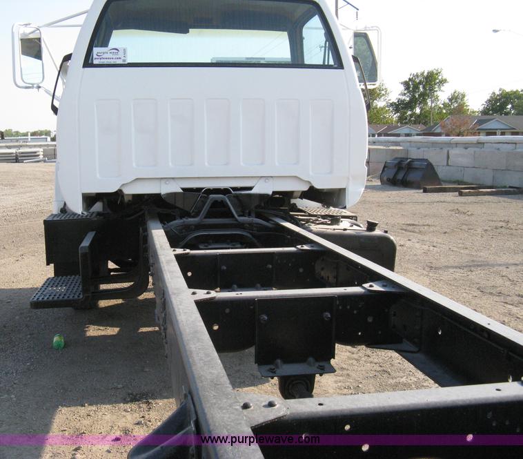 image for item A4325 1992 GMC TopKick truck cab and chassis