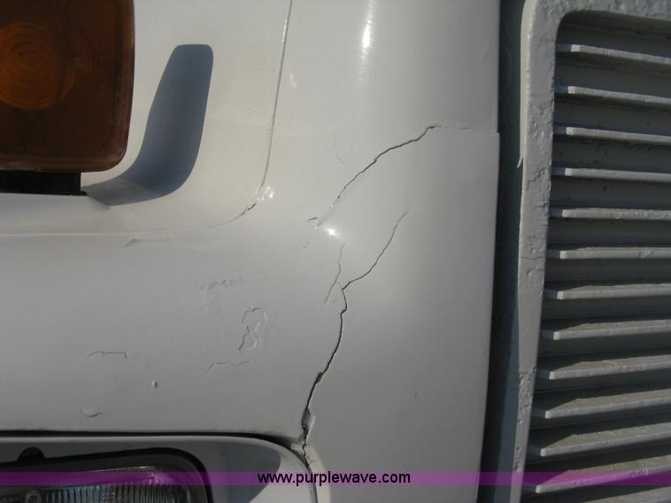 image for item A4325 1992 GMC TopKick truck cab and chassis