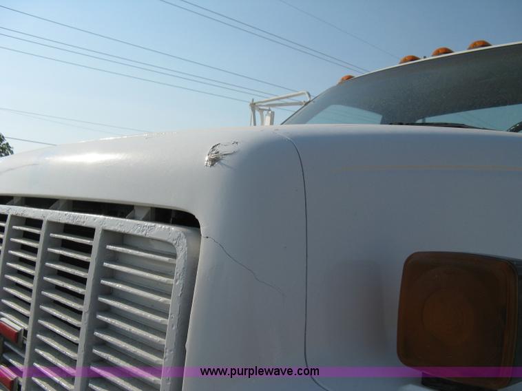 image for item A4325 1992 GMC TopKick truck cab and chassis