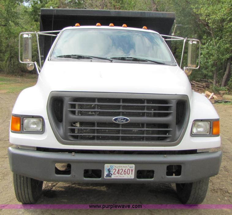 image for item A4640 2003 Ford F650 Super Duty dump truck