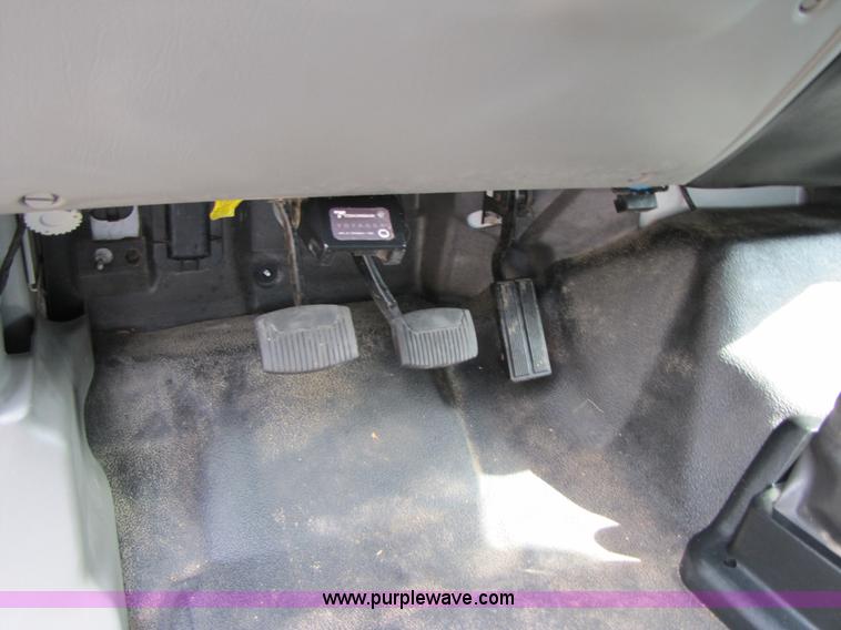 image for item A4640 2003 Ford F650 Super Duty dump truck