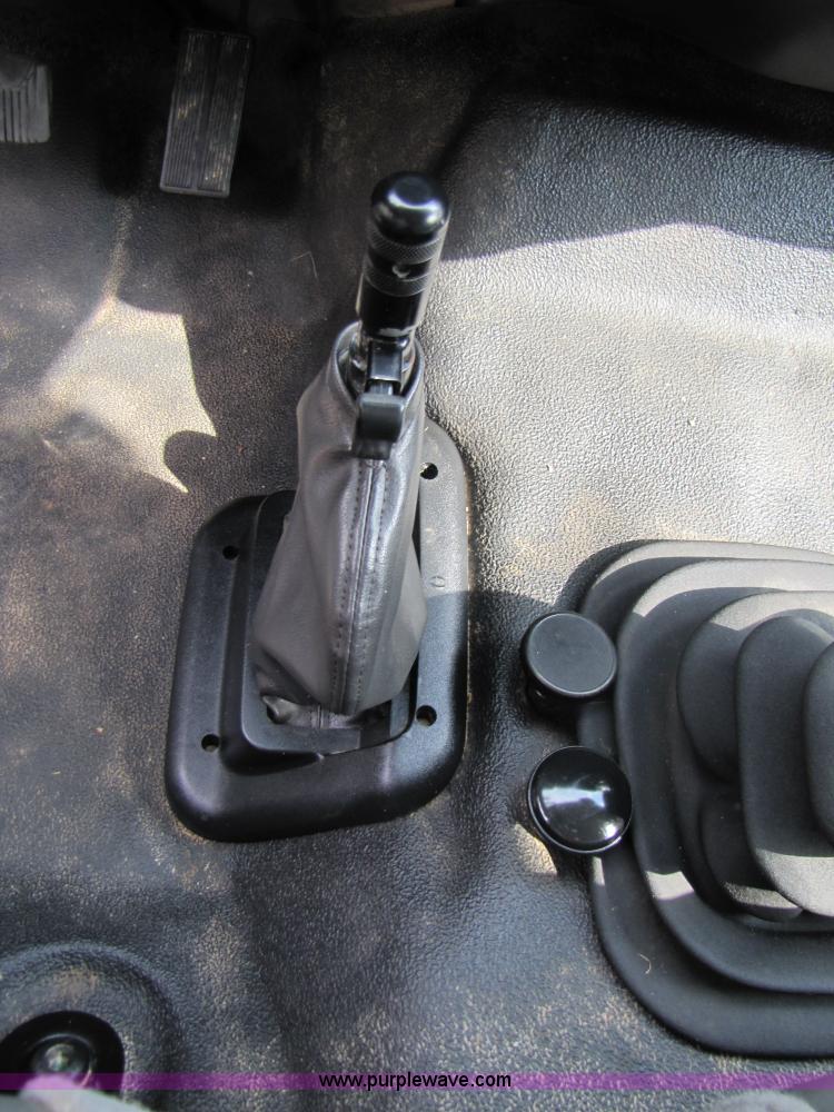 image for item A4640 2003 Ford F650 Super Duty dump truck