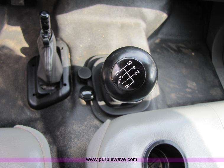 image for item A4640 2003 Ford F650 Super Duty dump truck