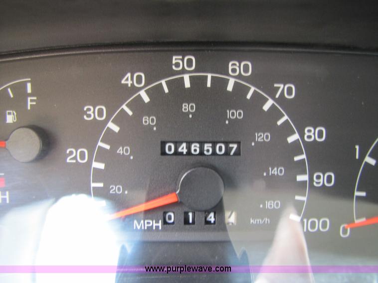 image for item A4640 2003 Ford F650 Super Duty dump truck