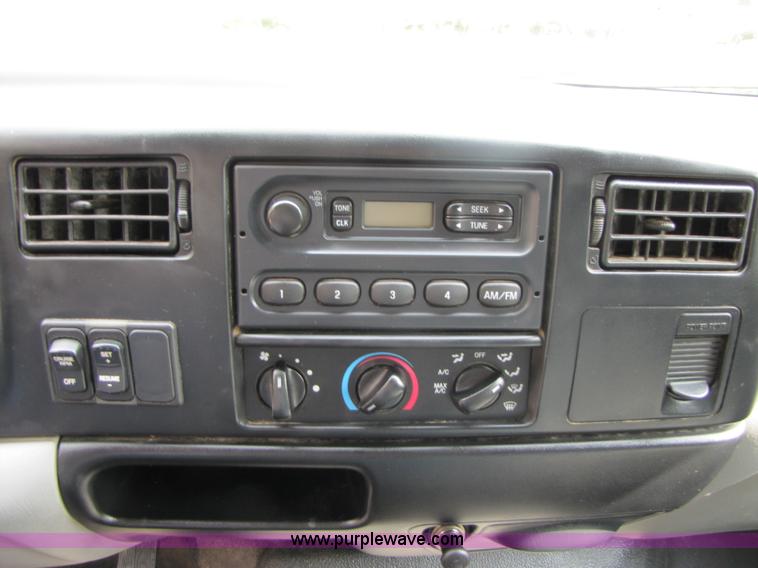 image for item A4640 2003 Ford F650 Super Duty dump truck