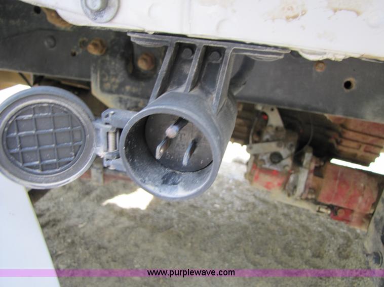 image for item A4640 2003 Ford F650 Super Duty dump truck