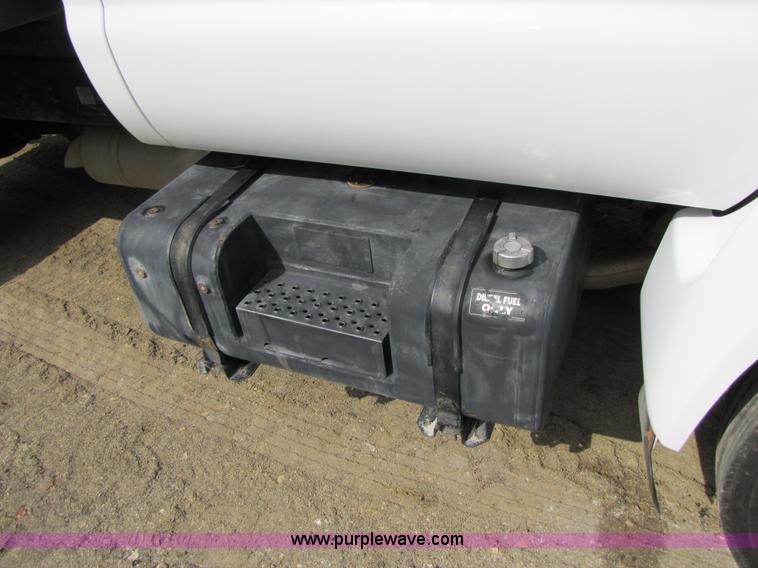 image for item A4640 2003 Ford F650 Super Duty dump truck