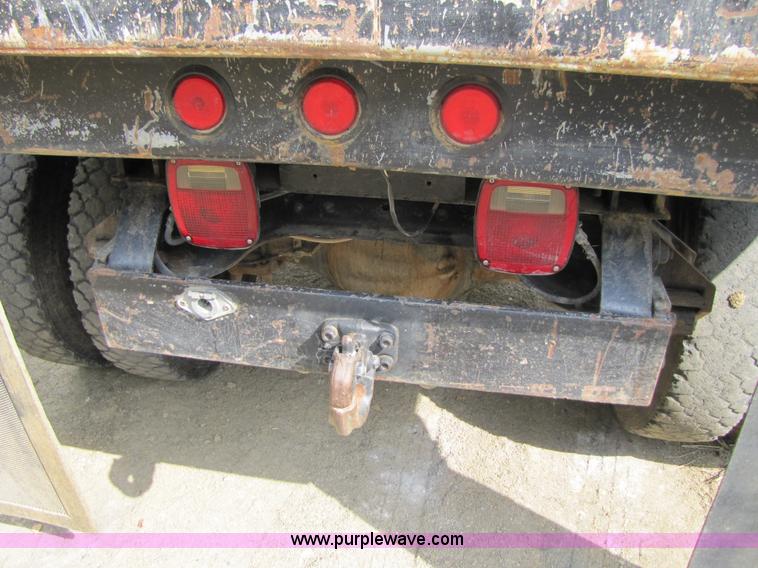 image for item A4640 2003 Ford F650 Super Duty dump truck