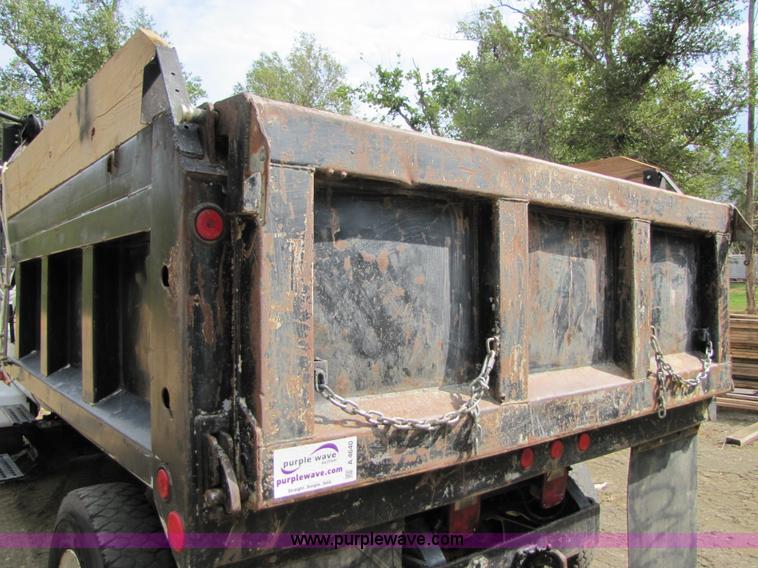 image for item A4640 2003 Ford F650 Super Duty dump truck