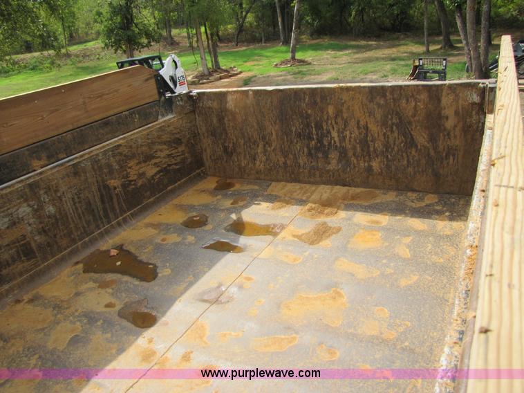 image for item A4640 2003 Ford F650 Super Duty dump truck