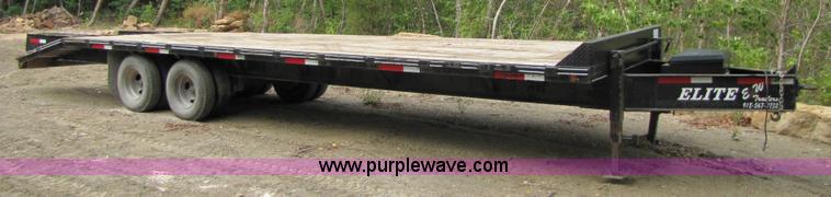 image for item A4642 2005 Elite 30' tandem axle flatbed trailer