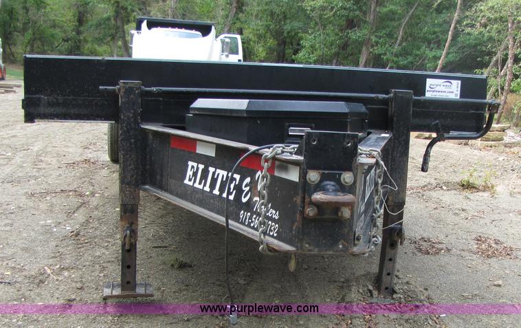 image for item A4642 2005 Elite 30' tandem axle flatbed trailer