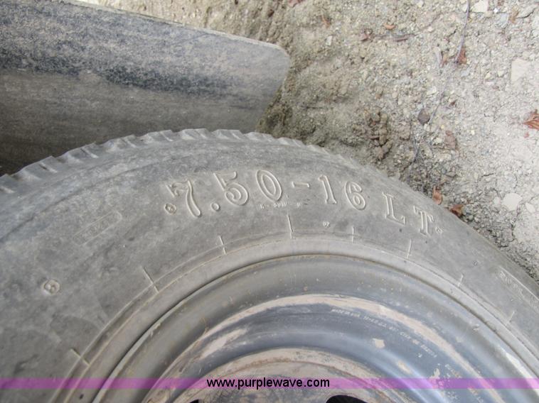 image for item A4642 2005 Elite 30' tandem axle flatbed trailer