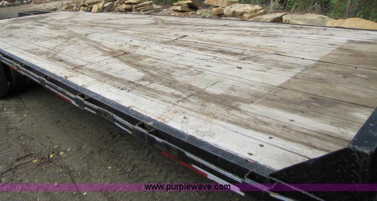 image for item A4642 2005 Elite 30' tandem axle flatbed trailer