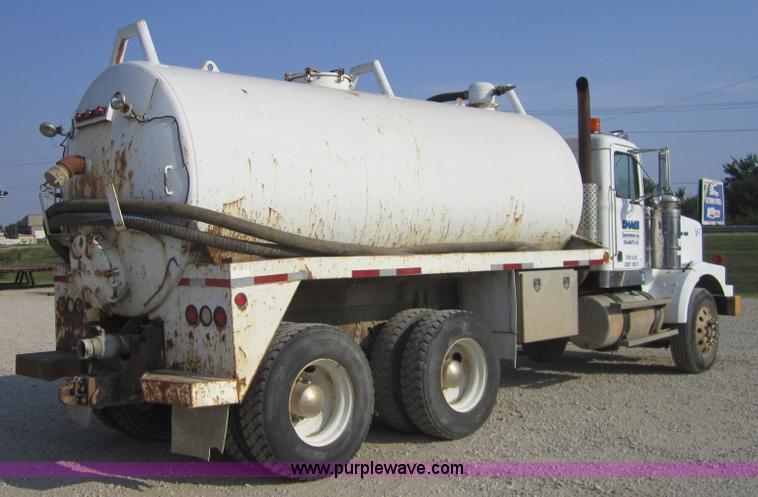 image for item A4702 1995 Western Star 4900 vac truck