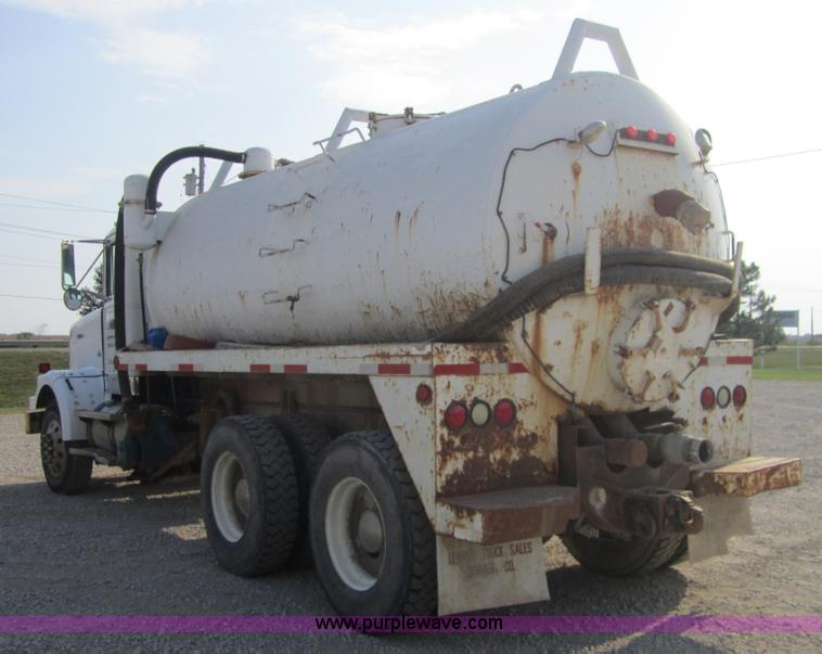 image for item A4702 1995 Western Star 4900 vac truck