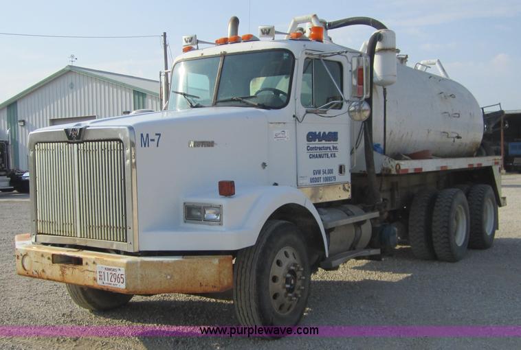 image for item A4702 1995 Western Star 4900 vac truck
