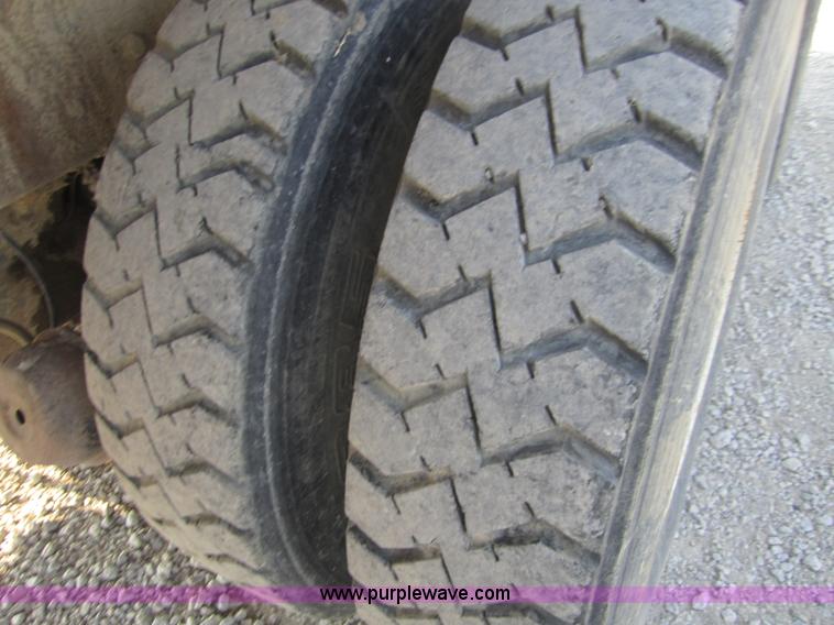 image for item A4702 1995 Western Star 4900 vac truck