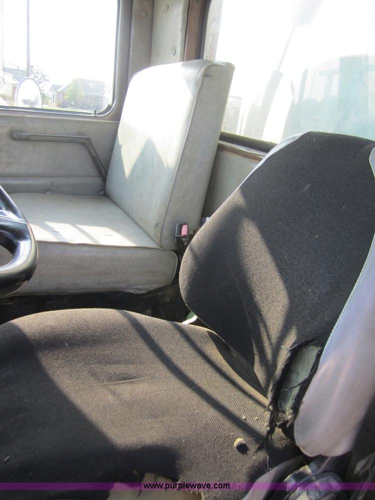 image for item A4702 1995 Western Star 4900 vac truck