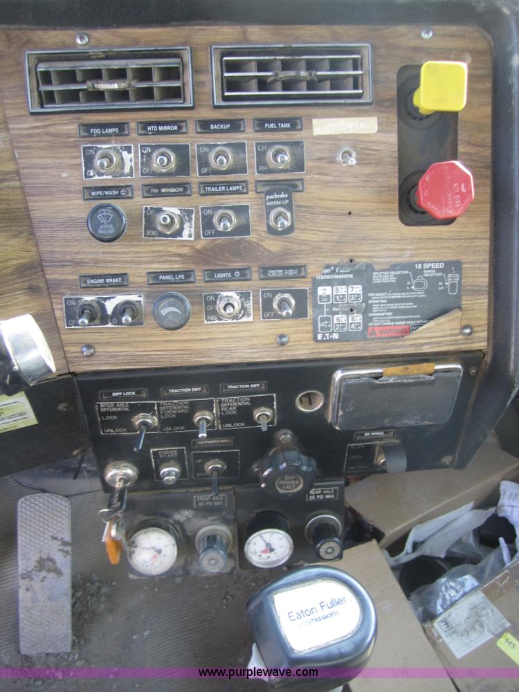 image for item A4702 1995 Western Star 4900 vac truck