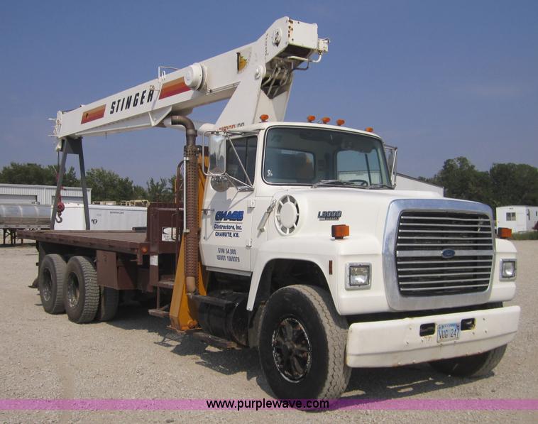 image for item A4704 1990 Ford LT8000 crane truck