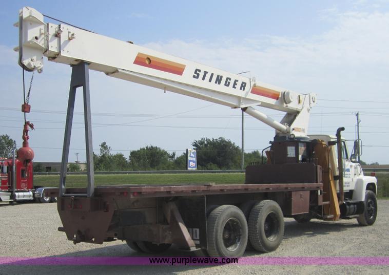 image for item A4704 1990 Ford LT8000 crane truck