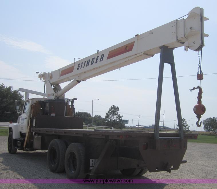 image for item A4704 1990 Ford LT8000 crane truck
