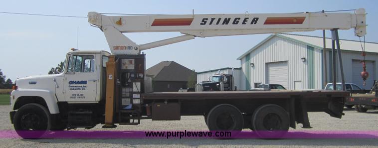 image for item A4704 1990 Ford LT8000 crane truck