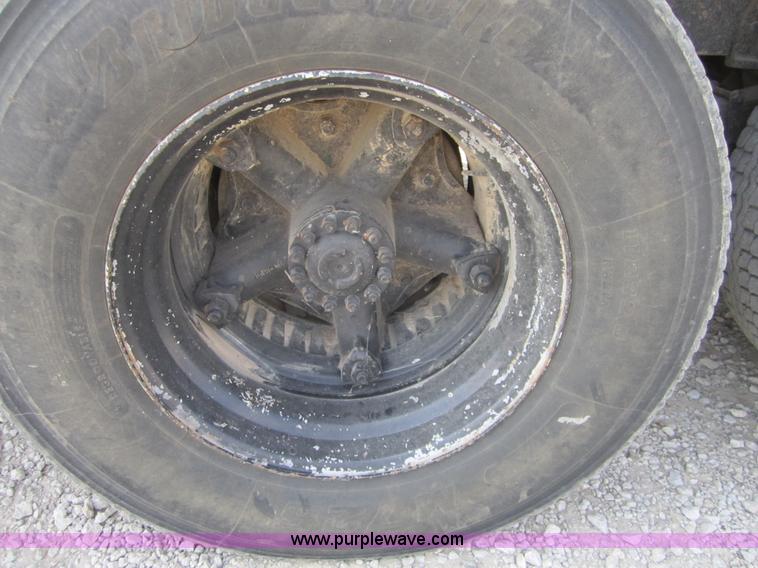 image for item A4704 1990 Ford LT8000 crane truck