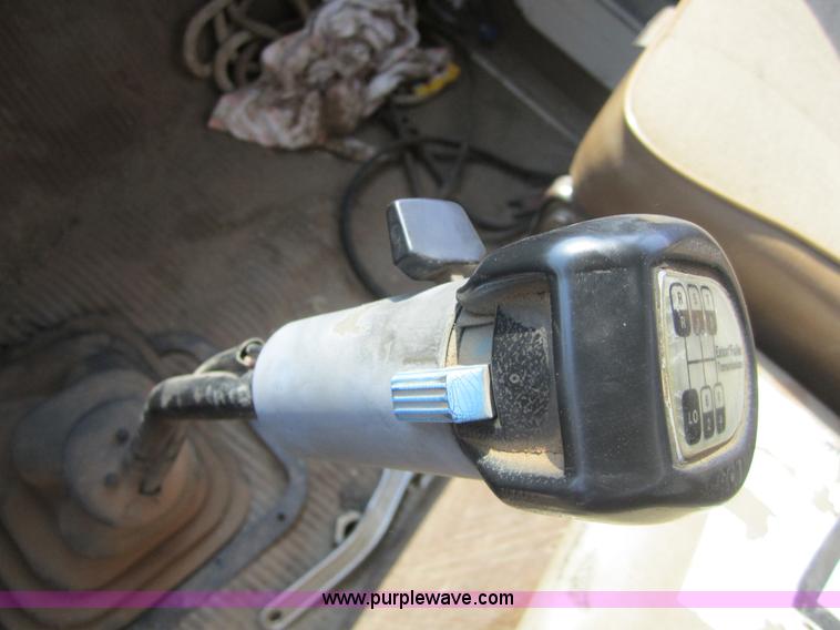 image for item A4704 1990 Ford LT8000 crane truck