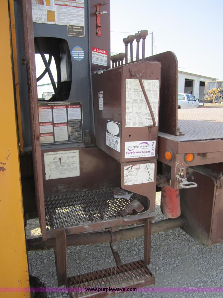 image for item A4704 1990 Ford LT8000 crane truck