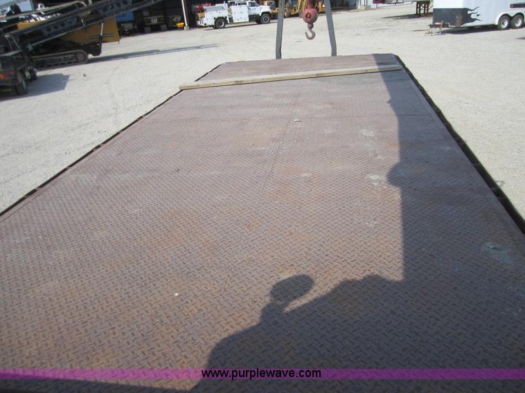 image for item A4704 1990 Ford LT8000 crane truck