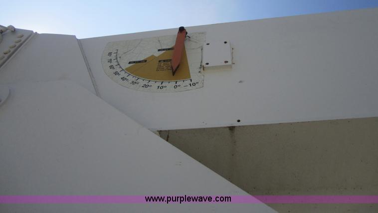 image for item A4704 1990 Ford LT8000 crane truck