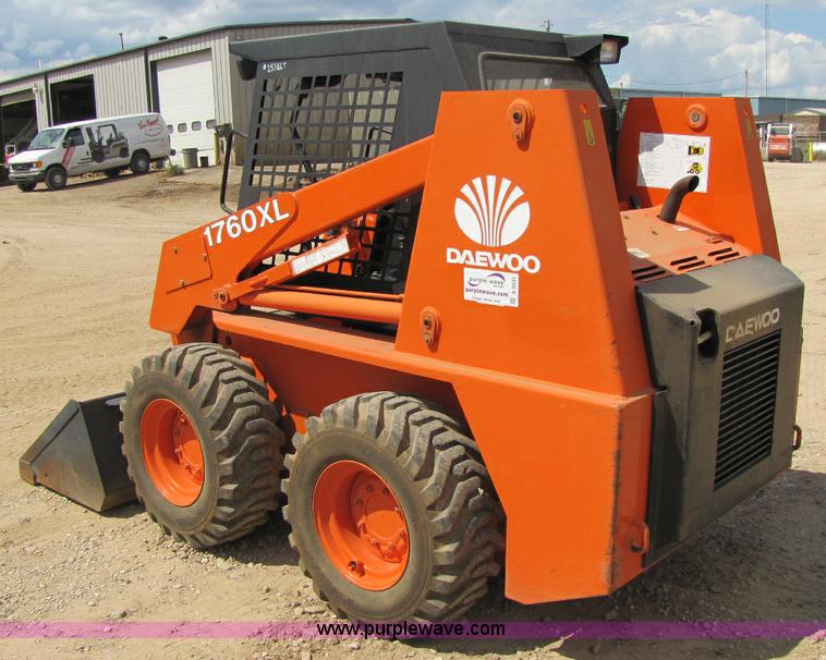 image for item A5031 1998 Daewoo 1760XL skid steer